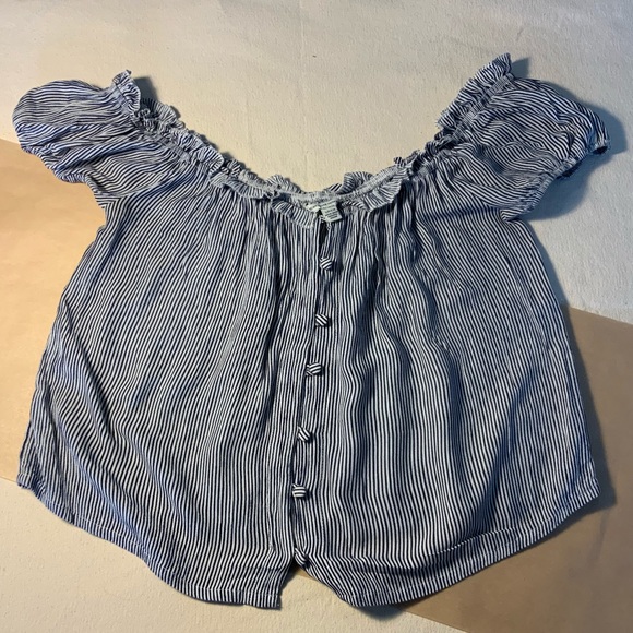 American Eagle Stripes Off-the-shoulder Top - Picture 4 of 6